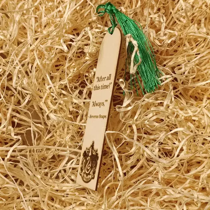 Segnalibro in Legno Personalizzato: Incisione Nome e Dedica