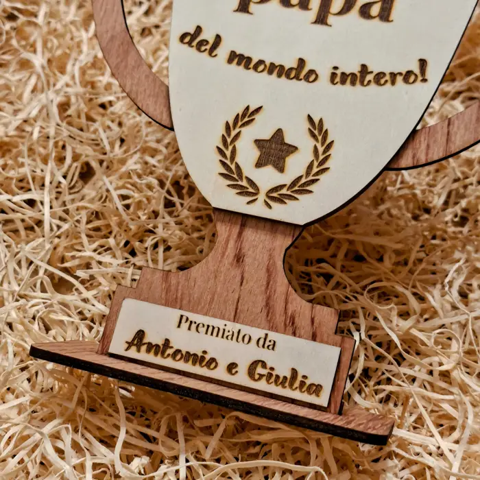 Trofeo in Legno "Miglior Papà": Regalo Personalizzato con Nomi