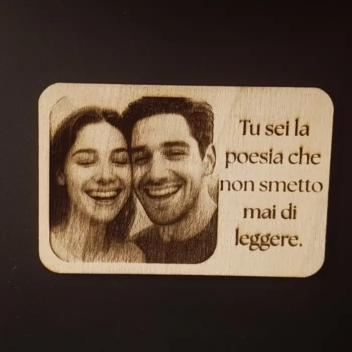 Targa Magnetica in Legno Personalizzata con Foto e Incisione