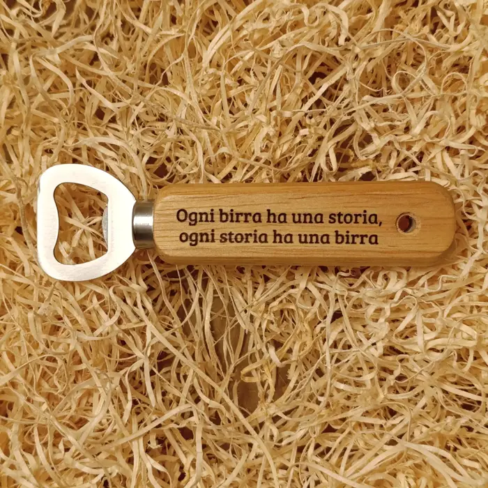 Acquista Apribottiglie personalizzato in legno e metallo - prodotti artigianali in legno e candele
