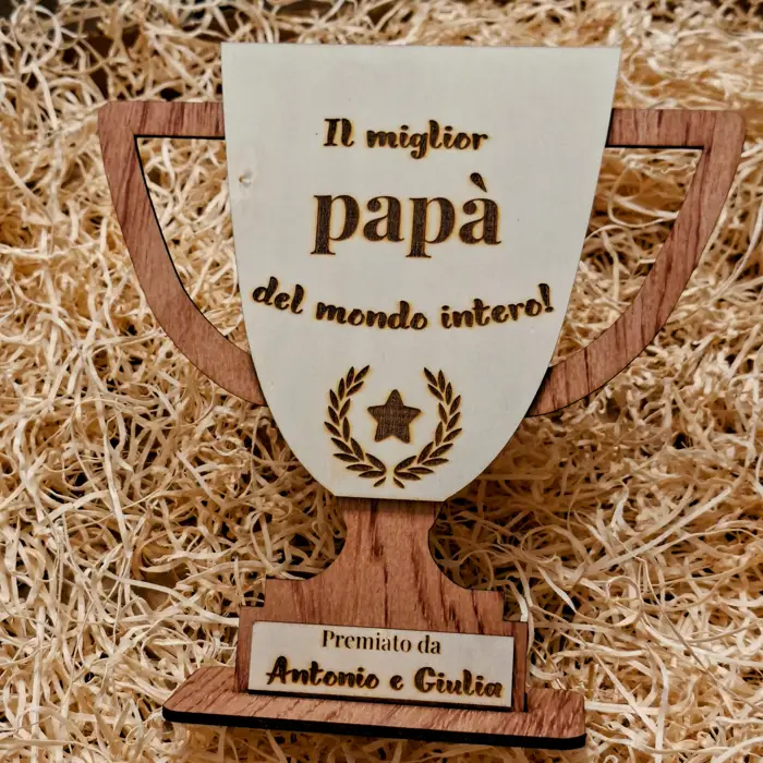 Trofeo in Legno "Miglior Papà": Regalo Personalizzato con Nomi