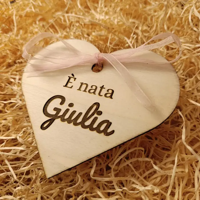 Cuore in Legno Personalizzato per Nascita con Nome e Data