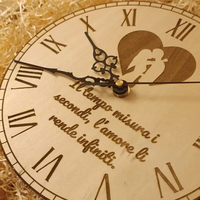 Orologio da Parete in Legno "Amore" Personalizzato con Nomi e Dedica